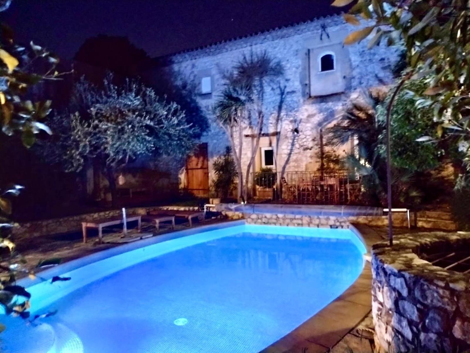 La Maison Des Autres, Piscine Chauffee, Chambres D'Hotes Proches Uzes, Nimes, Pont Du Gard Saint-Genies-de-Malgoires Bagian luar foto